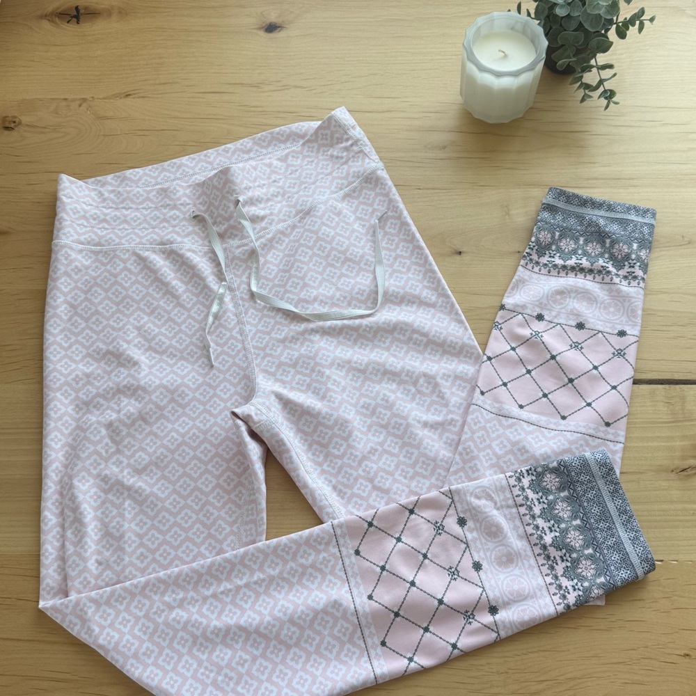 Sarah’s Day x White Fox Boutique Vinyasa Flow Pink Leggings, size M
